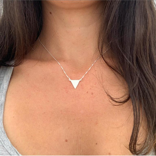 Collar Triángulo - Mojo Art Shop