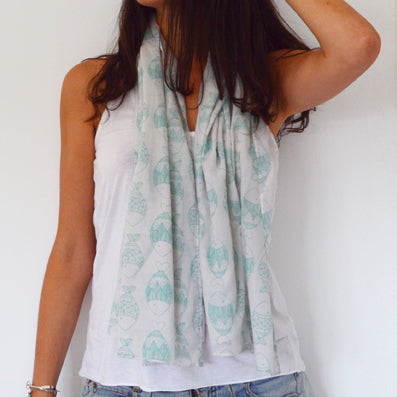 Pañuelo Gris Peces - Mojo Art Shop